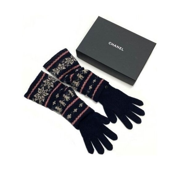 Authentic CHANEL Gloves CC Logo Cashmere Grey Red Knit Winter Christmas Holiday